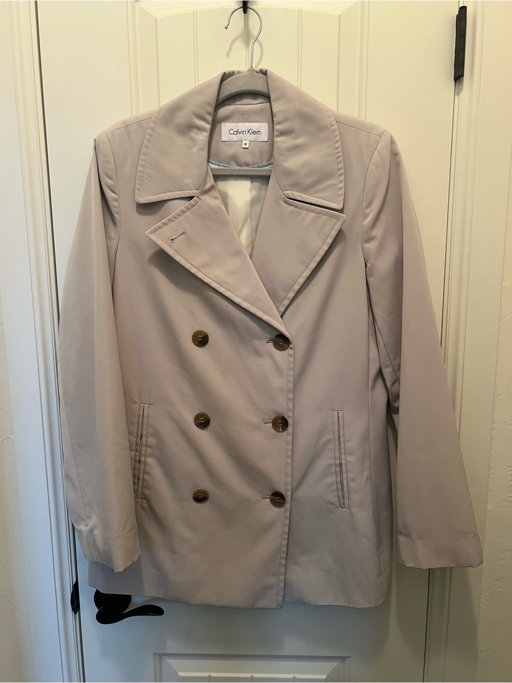 Calvin Klein Women's Beige Double-Breasted Short Trench Coat. Size M